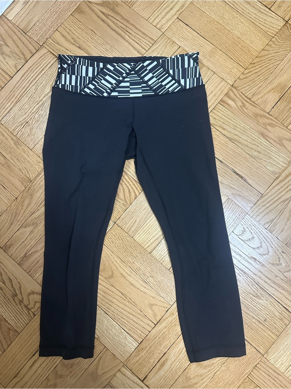 Lululemon Black Crop Leggings with Patterned Waistband - size 6